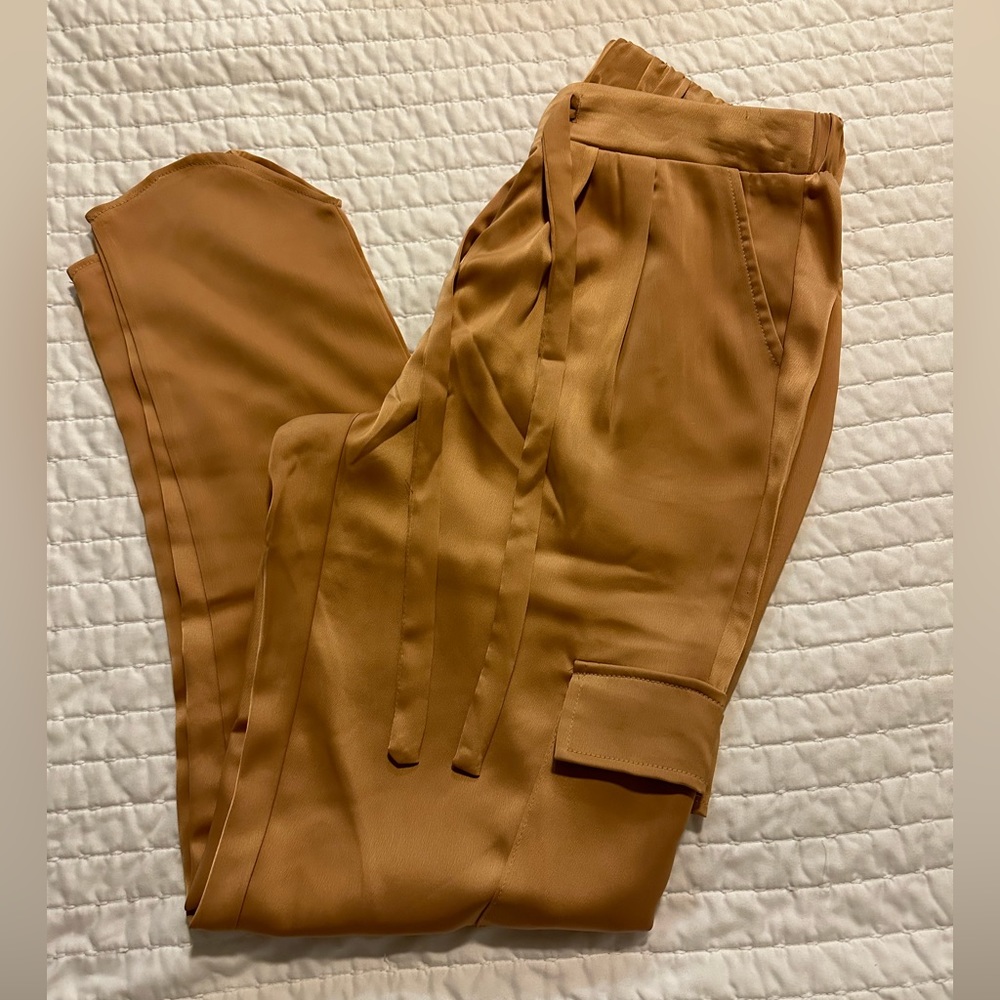 ‼️SOLD‼️ 🧡Rachel Zoe Satin Pleated Cargo Pants - NWOT - Size: Small